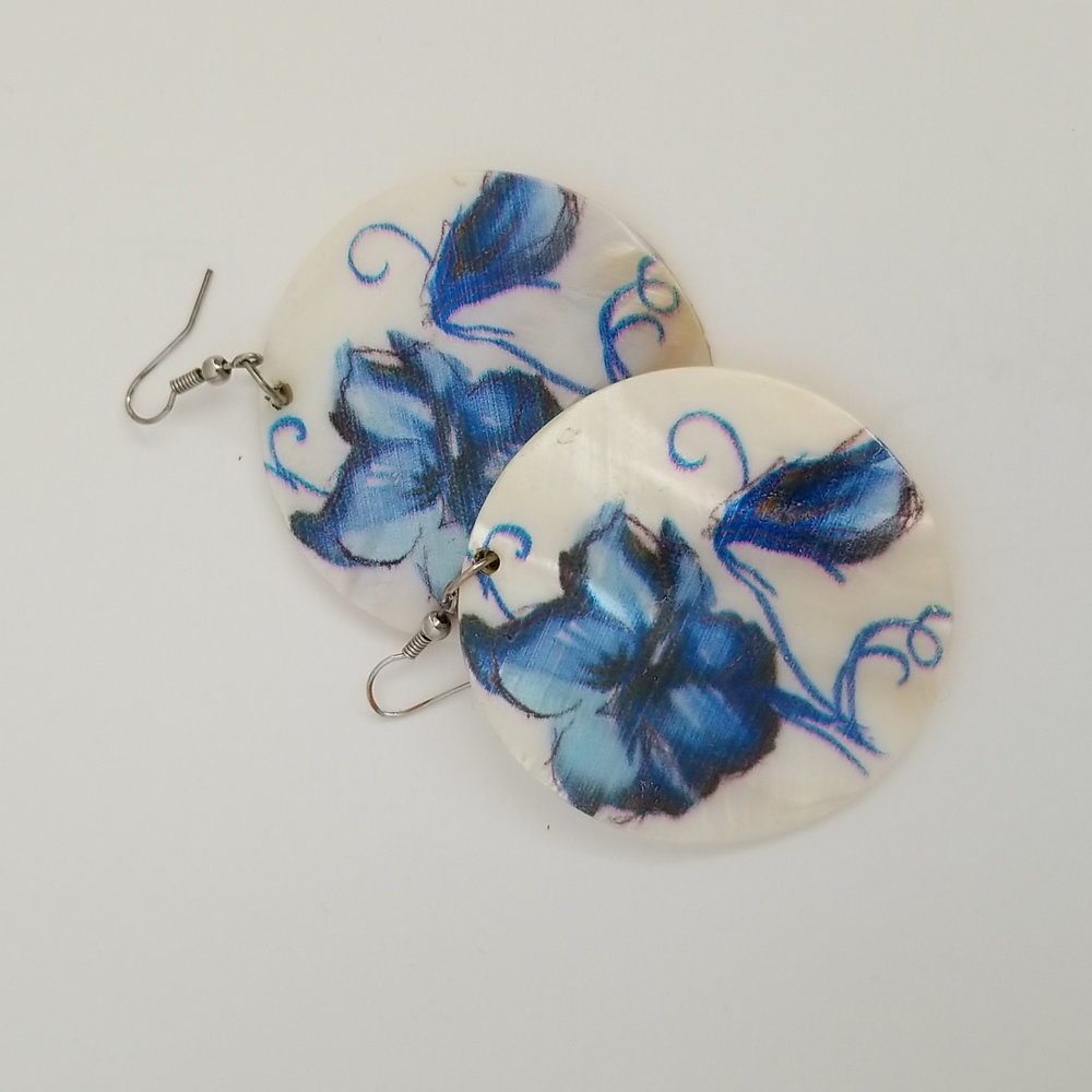 Vintage  Shell earrings flowers large blue and white